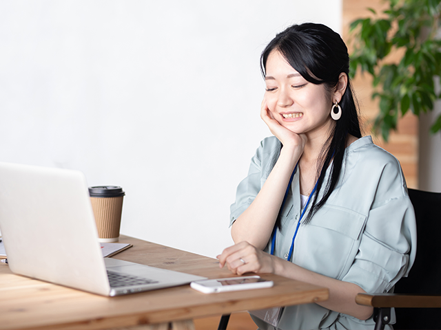 日中の食いしばりのイメージ